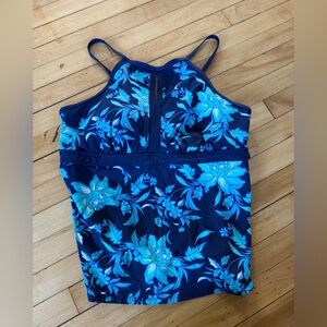 Lands End blue floral patterned tankini swim top